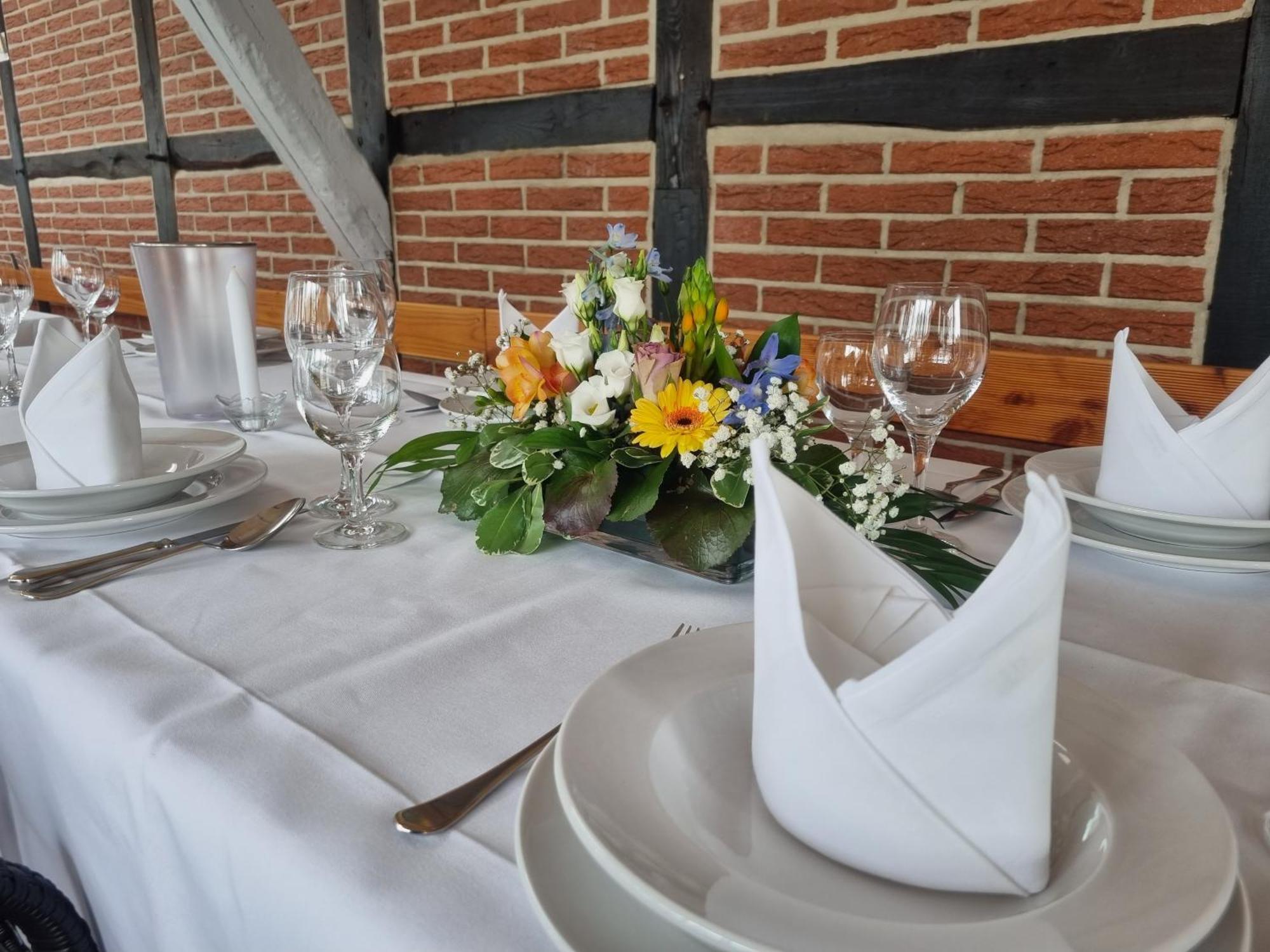 Bennetts Restaurant Und Hotel Wittingen エクステリア 写真